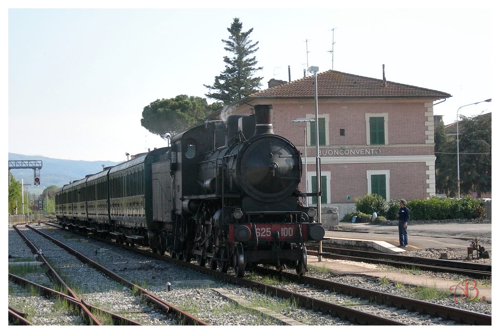 625 100. in partenza dalla stazione di Buonconvento.1