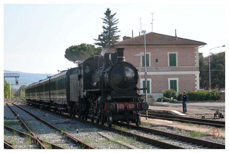 625 100. in partenza dalla stazione di Buonconvento.1